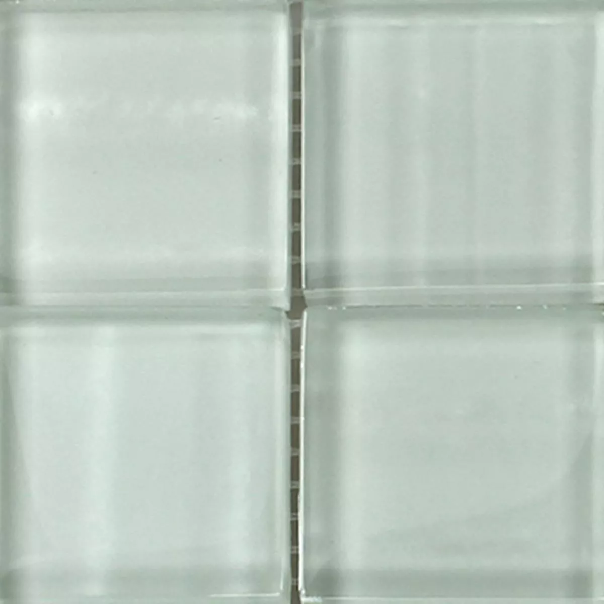 Model din Mozaic De Sticlă Columbia Alb In Dungi