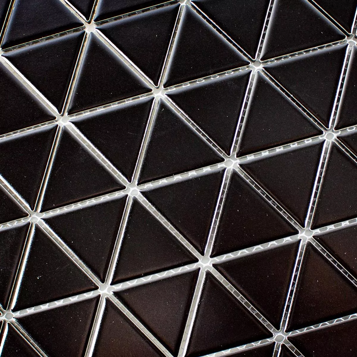 Muster von Keramik Mosaik Fliesen Arvada Dreieck Schwarz Matt