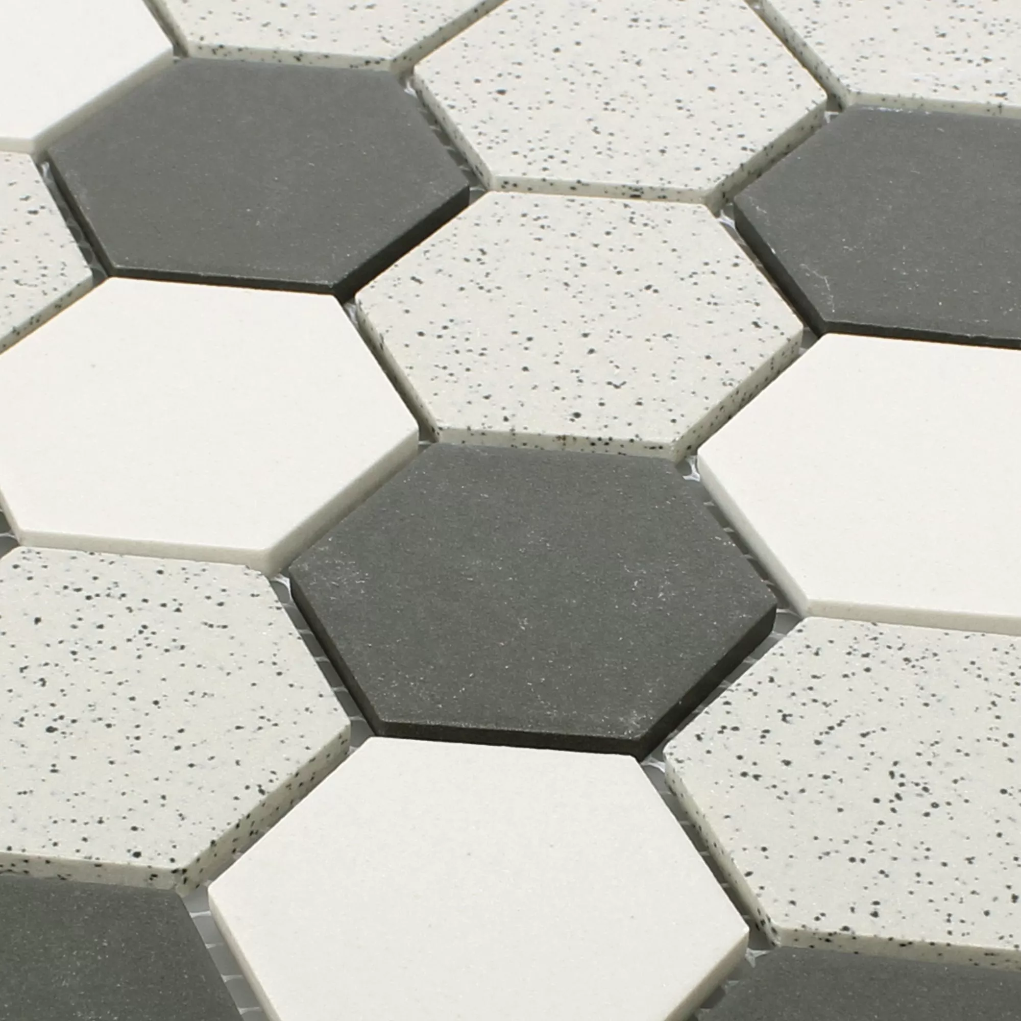 Muster von Keramik Mosaikfliesen Monforte Hexagon Schwarz Grau 