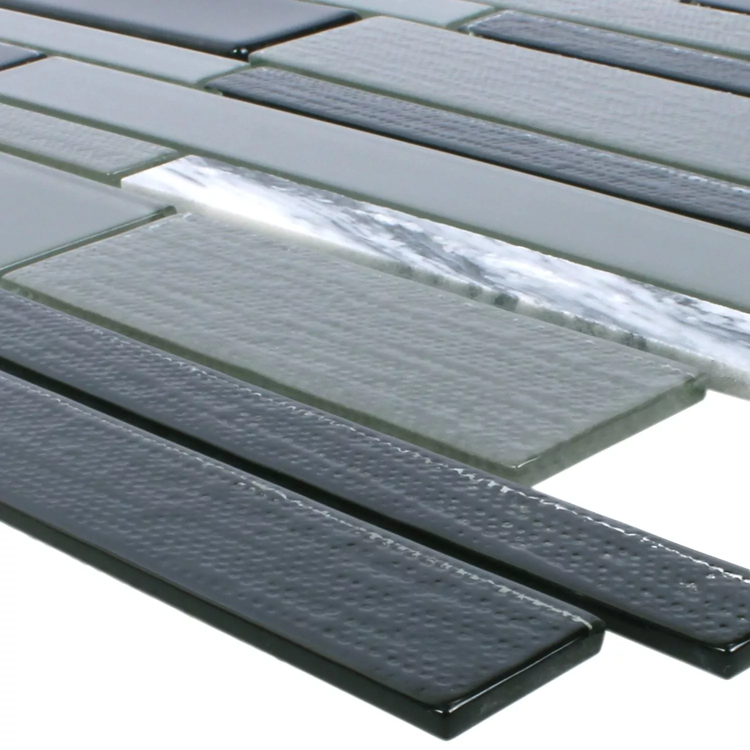 Mosaico Vetro Pietra Naturale Kalamos Nero Grigio Mosaico Vetro Pietra Naturale Kalamos Nero Grigio